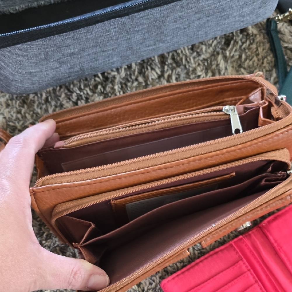 Assorted Wallet and Case Collection - Picture 3 of 8